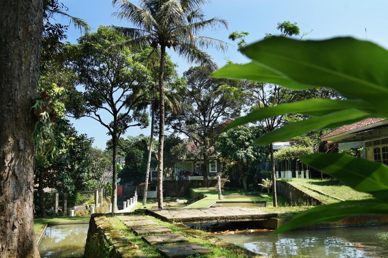 Villa Sanlias Bogor Bagian luar foto